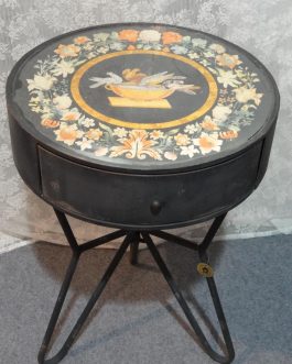 Retro table model of Versailles